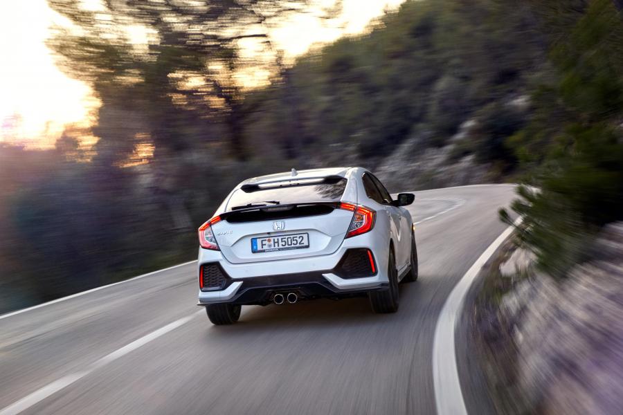  Honda Civic Sport Hatchback 2017 года  (WW) (фото 18 из 37)